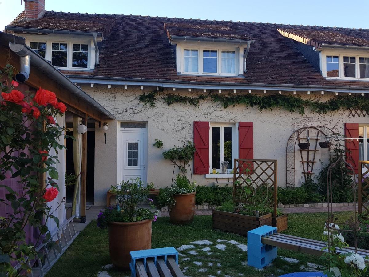 Ideal Pour Une Pause Saint-Georges-sur-Cher Exterior foto