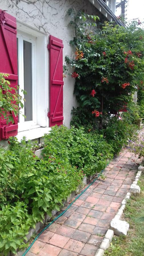 Ideal Pour Une Pause Saint-Georges-sur-Cher Exterior foto